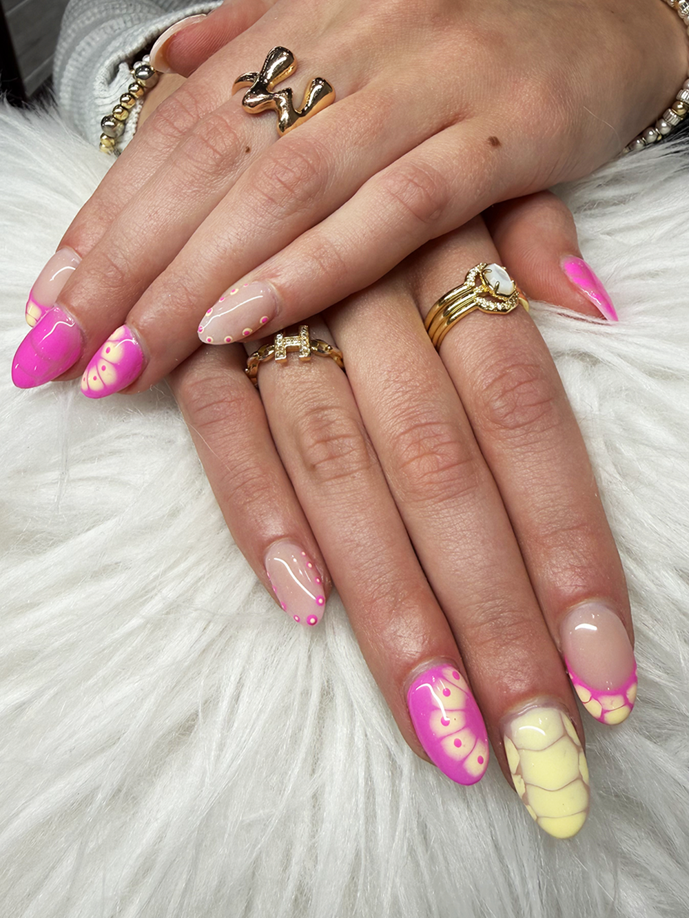Chic Nail and Head Spa nail art design 3