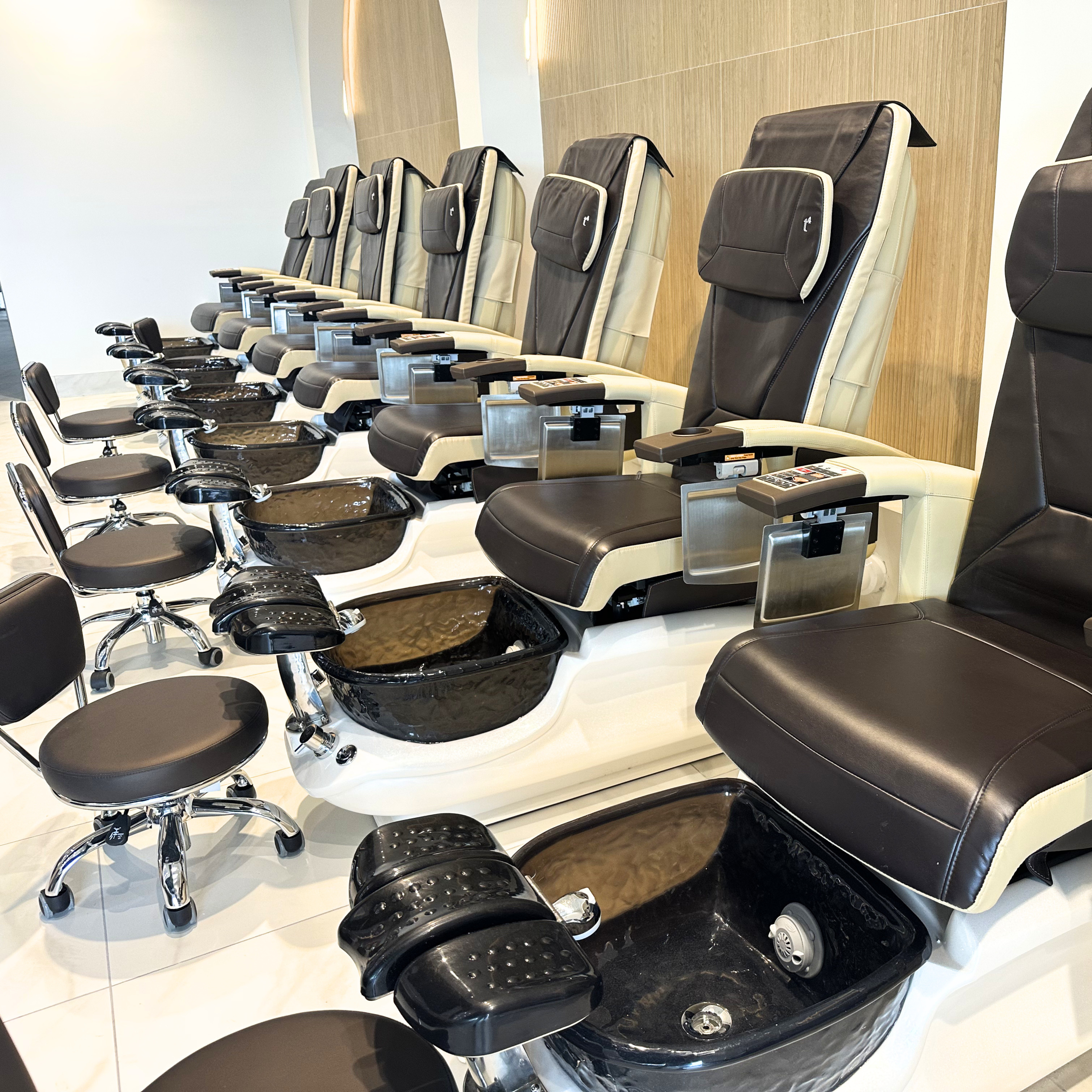 Chic Nail and Head Spa care corner